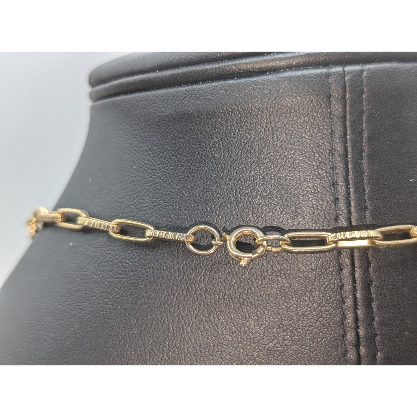 Textured Gold Tone Paper Clip 22.5" Chain Necklace
