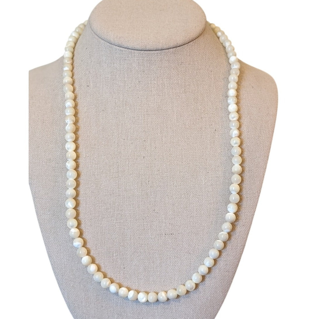 Vintage Mother of Pearl Beaded Barrel Clasp 24" Necklace
