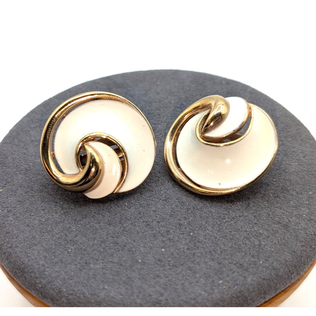 Vintage Signed Crown Trifari Gold Tone White Enamel Swirl Clip On Earrings