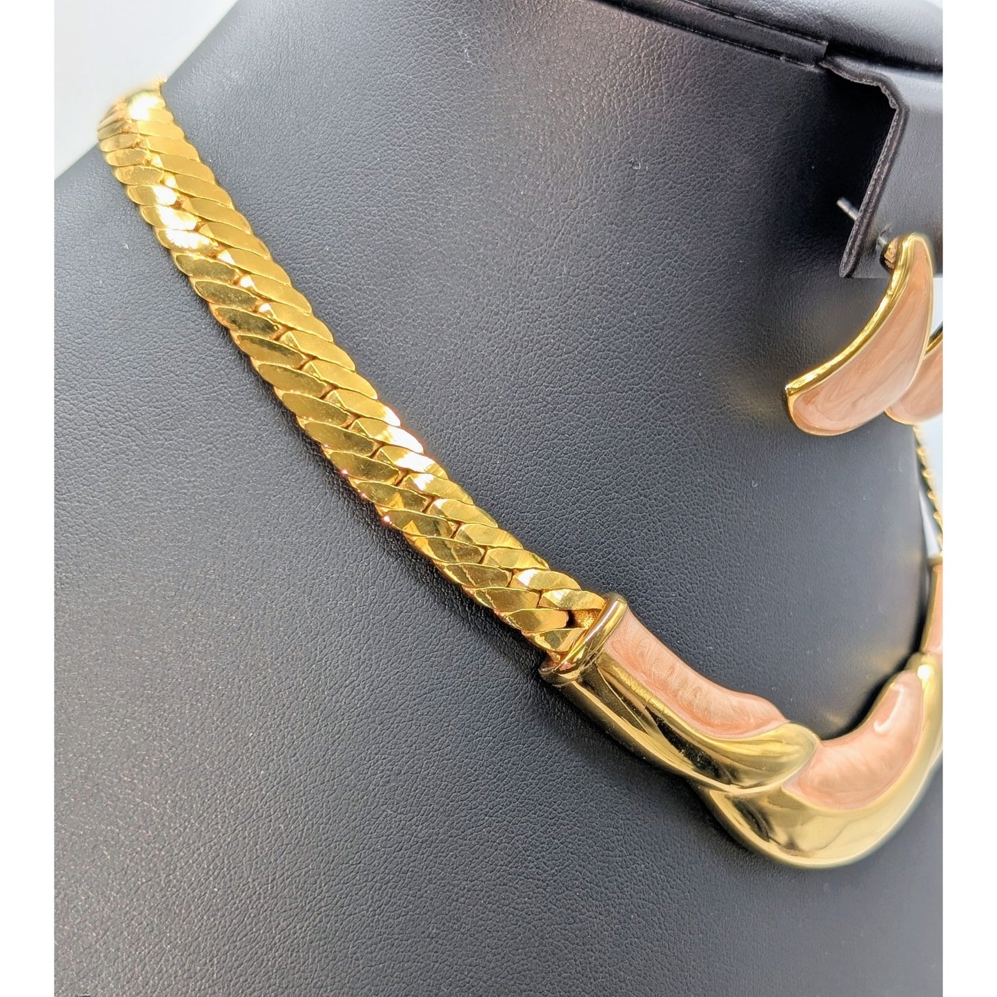 VTG Napier Bold Herringbone Peach Enamel Twist Collar Necklace & Earring Set