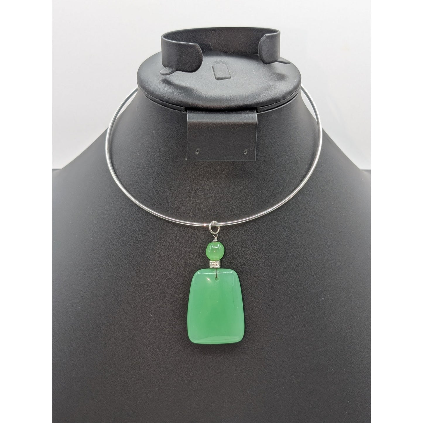 Vintage Silver Tone Wire Hook Clasp W/ Green Glass Pendant Choker Necklace