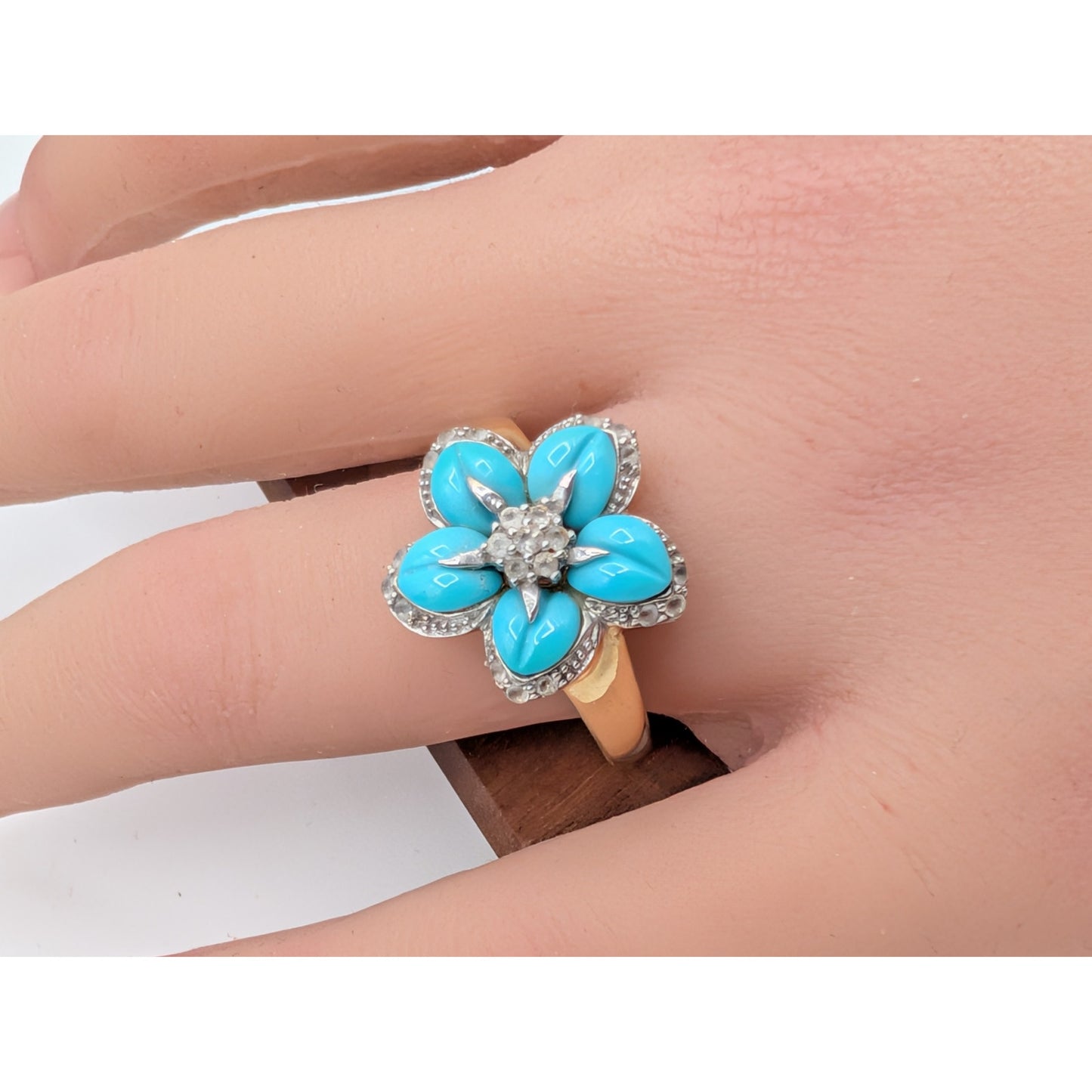14KT Yellow Gold Carved Turquoise & Diamond Flower Ring Size 9.5