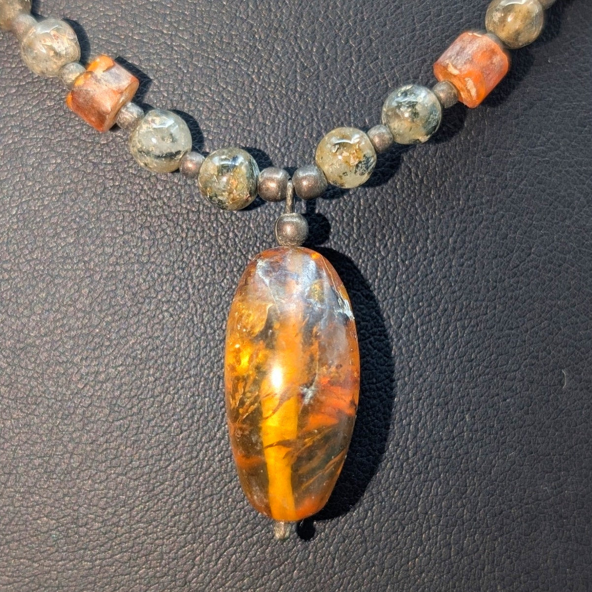 Vintage Boho Stone Bead Amber Pendant Toggle Clasp 17.5" Necklace
