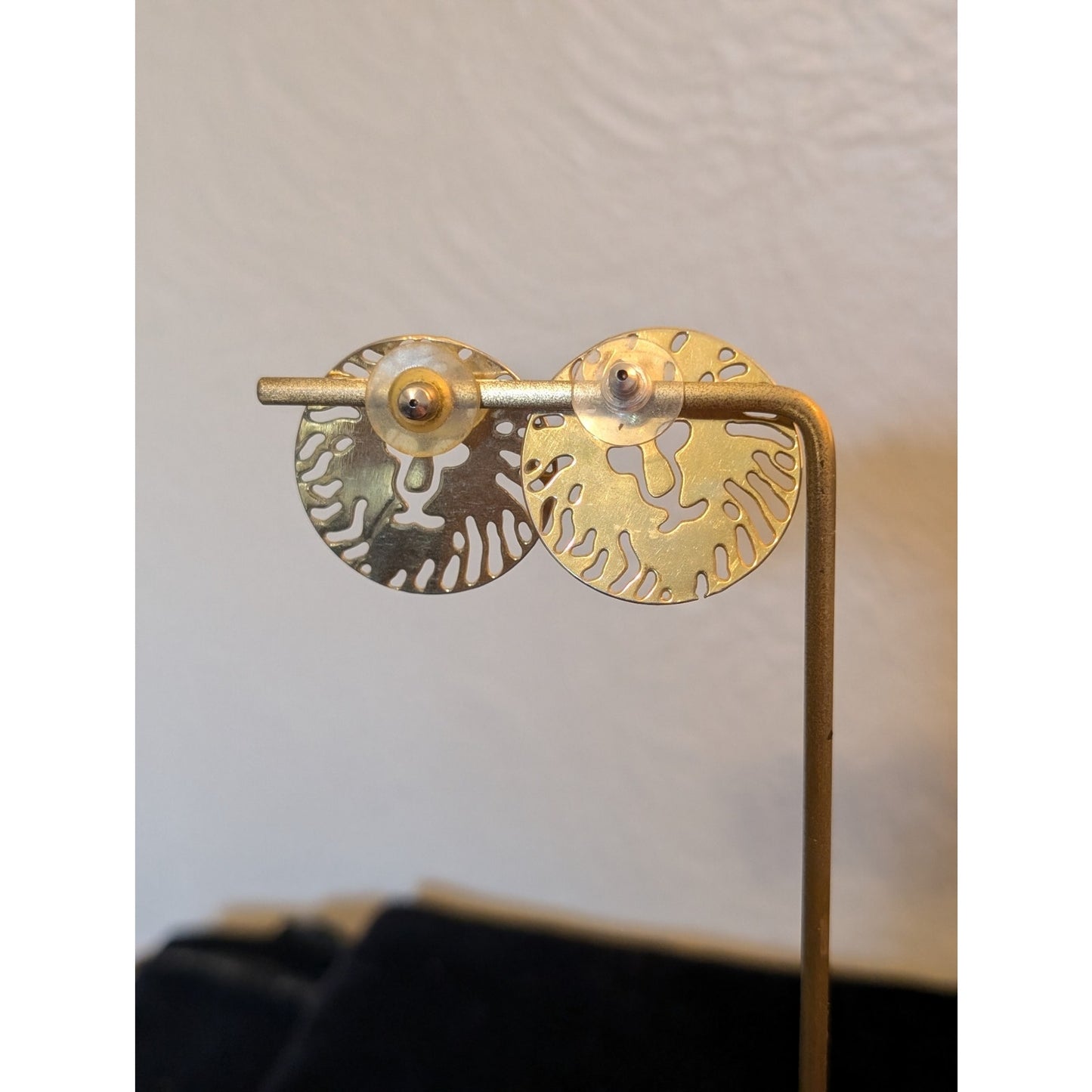VTG Anne Klein Gold Tone Cut Out Lion Pierced Earrings & Oval Bar Hinge Bracelet
