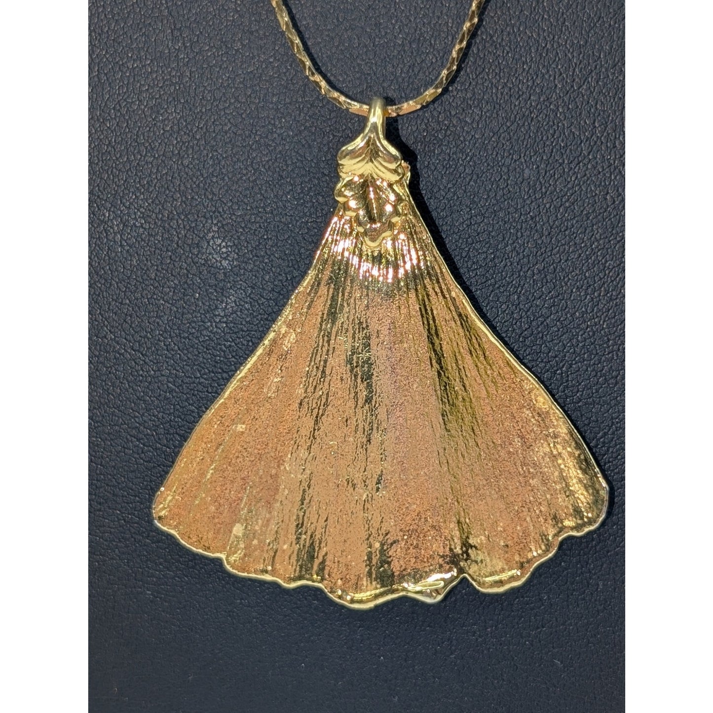 Gold Tone Leaf Pendant Chain 24" Necklace