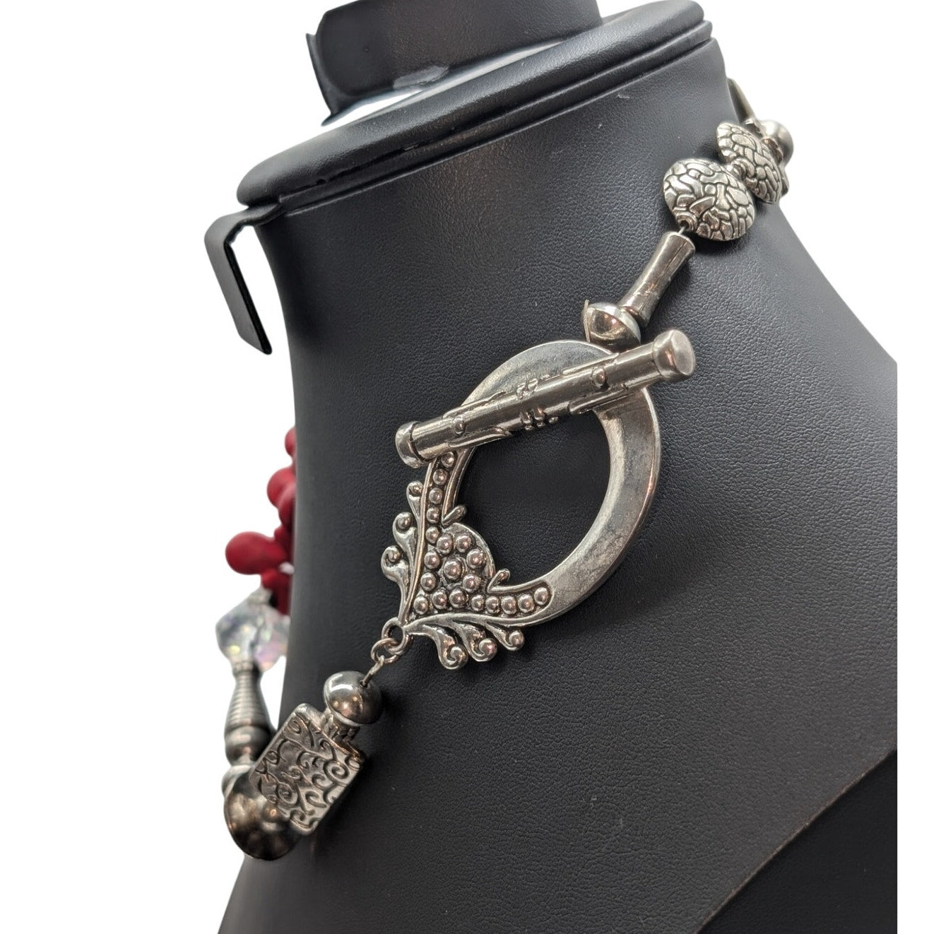 Red Tear Drop Green Glass Crystal Chunky Silver Tone Toggle Clasp Necklace