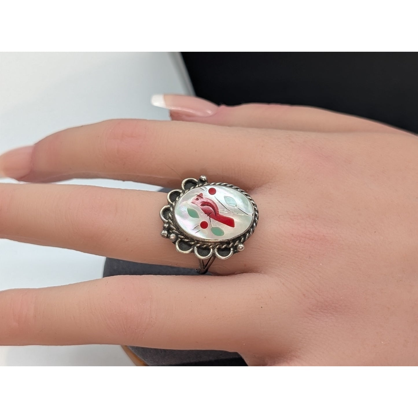 Vtg Southwest Mother of Pearl Inlay Cardinal 925 Sterling Silver Ring Size 6.25