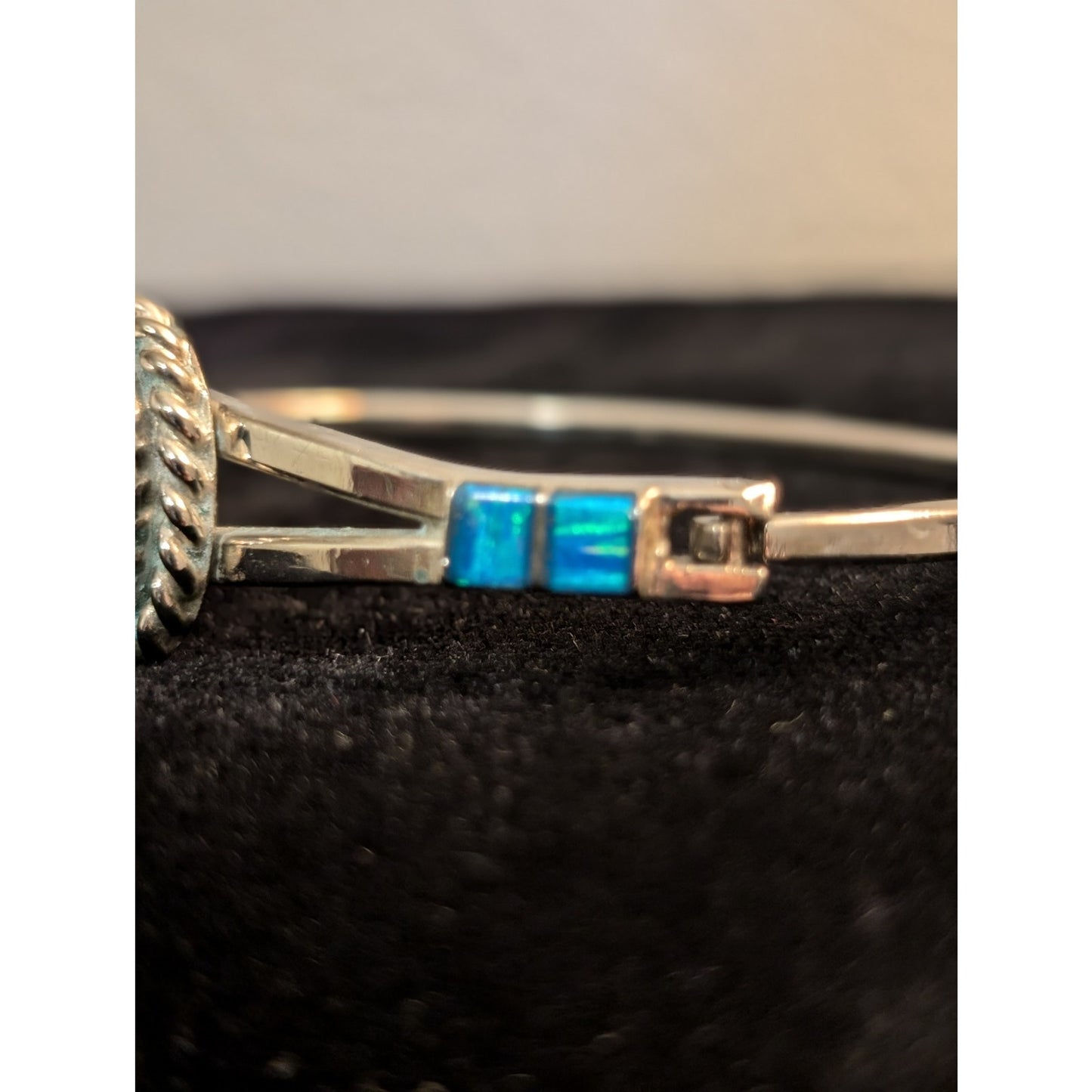 Vintage Mexico Artisan 925 Sterling Blue Opal Doublet Hinged Cuff Bracelet