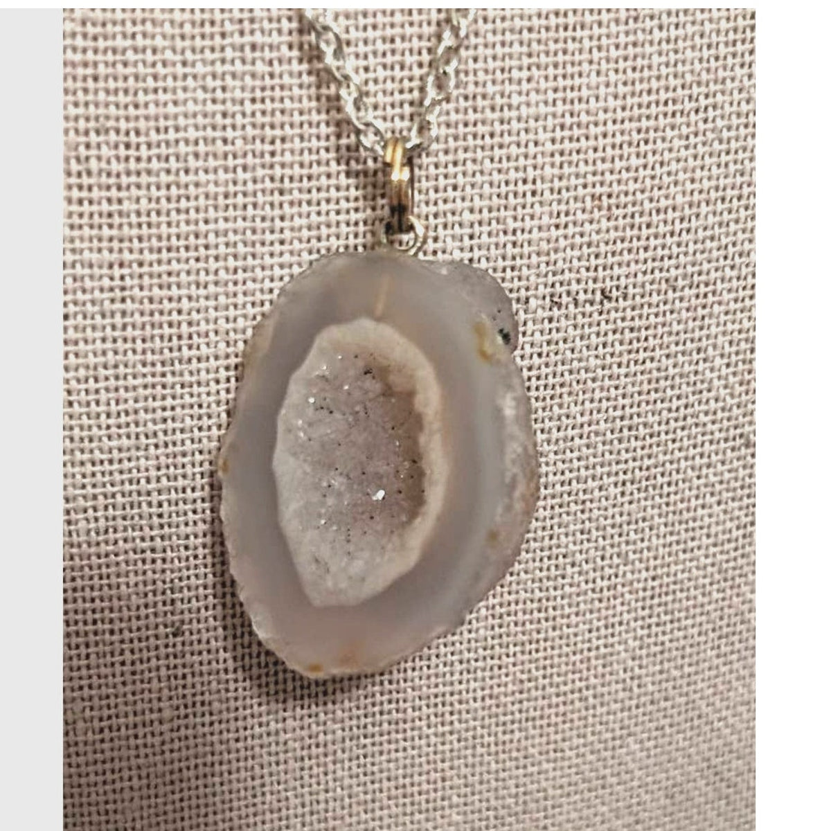 Druzy Quartz Geod Pendant on Silver Tone 18" Chain Necklace