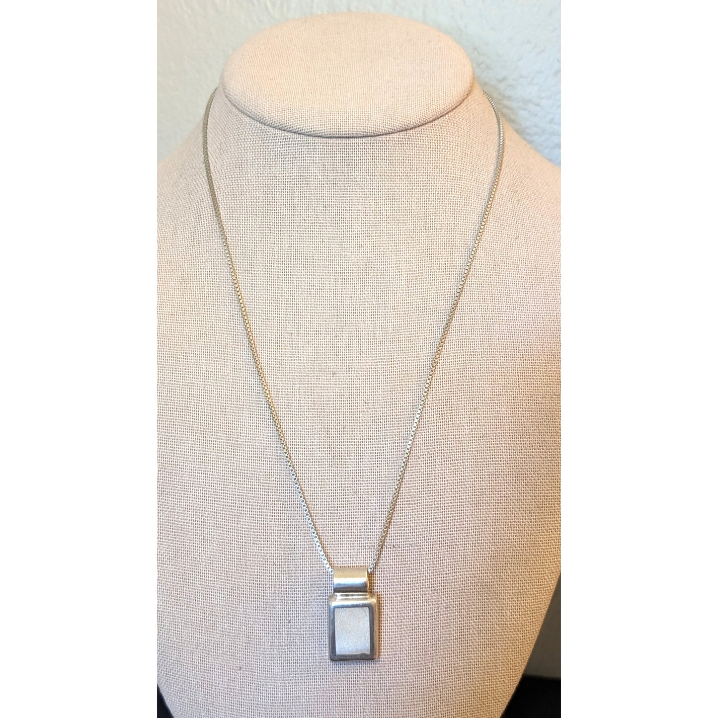 Vtg. Mexico ATI 925 White Stone Inlay Rectangular Pendant on 925 20" Box Chain
