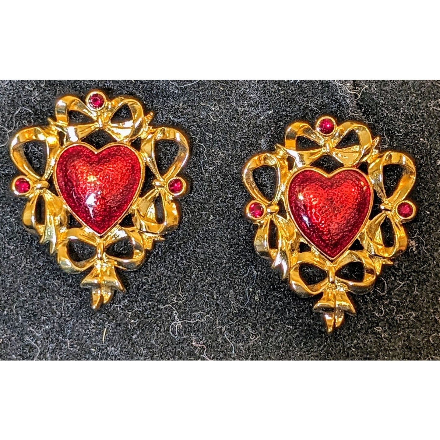 Vintage Avon Large Gold Tone Ribbon Red Enamel & Crystal Heart Post Earrings