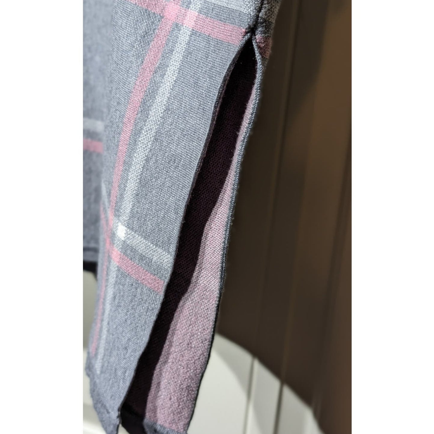 Max Studio Gray Pink Plaid Mock Turtleneck Pullover Knit Womens One Size Poncho