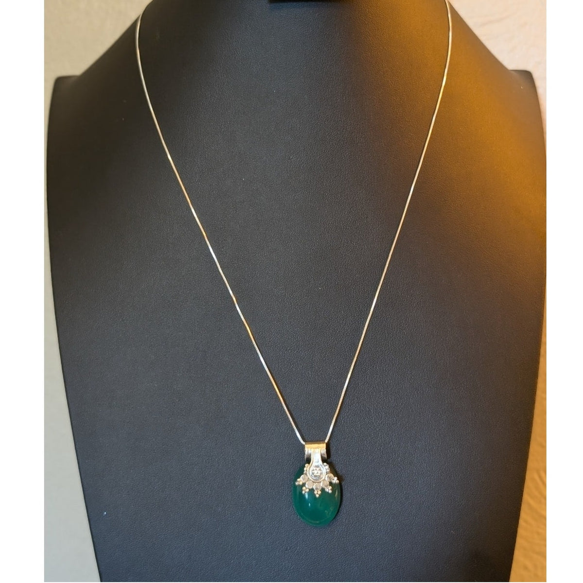 Vintage 925 Sterling Green Stone Balinese Pendant on 24" Sterling Box Chain