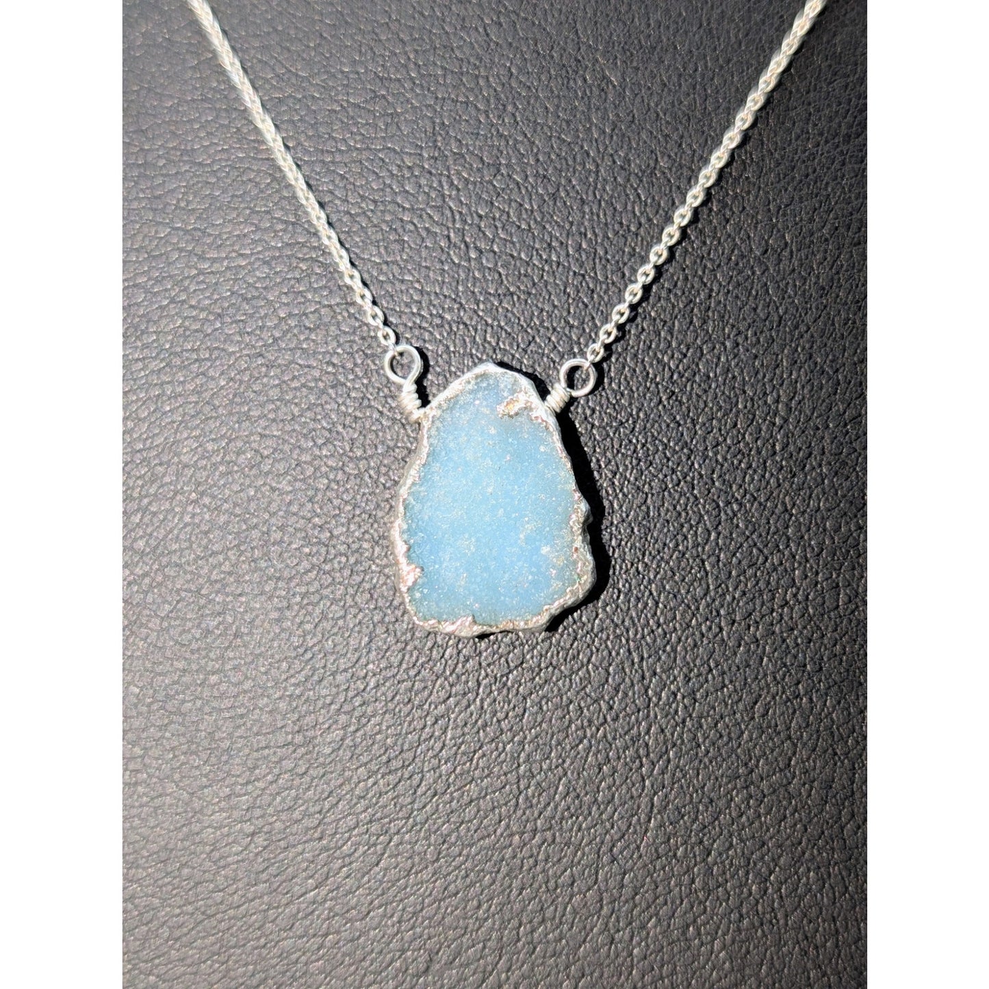 Tests as Aqua Raw Stone Druzy Unmarked Silver Tone Chain 16.5"-18.25" Necklace