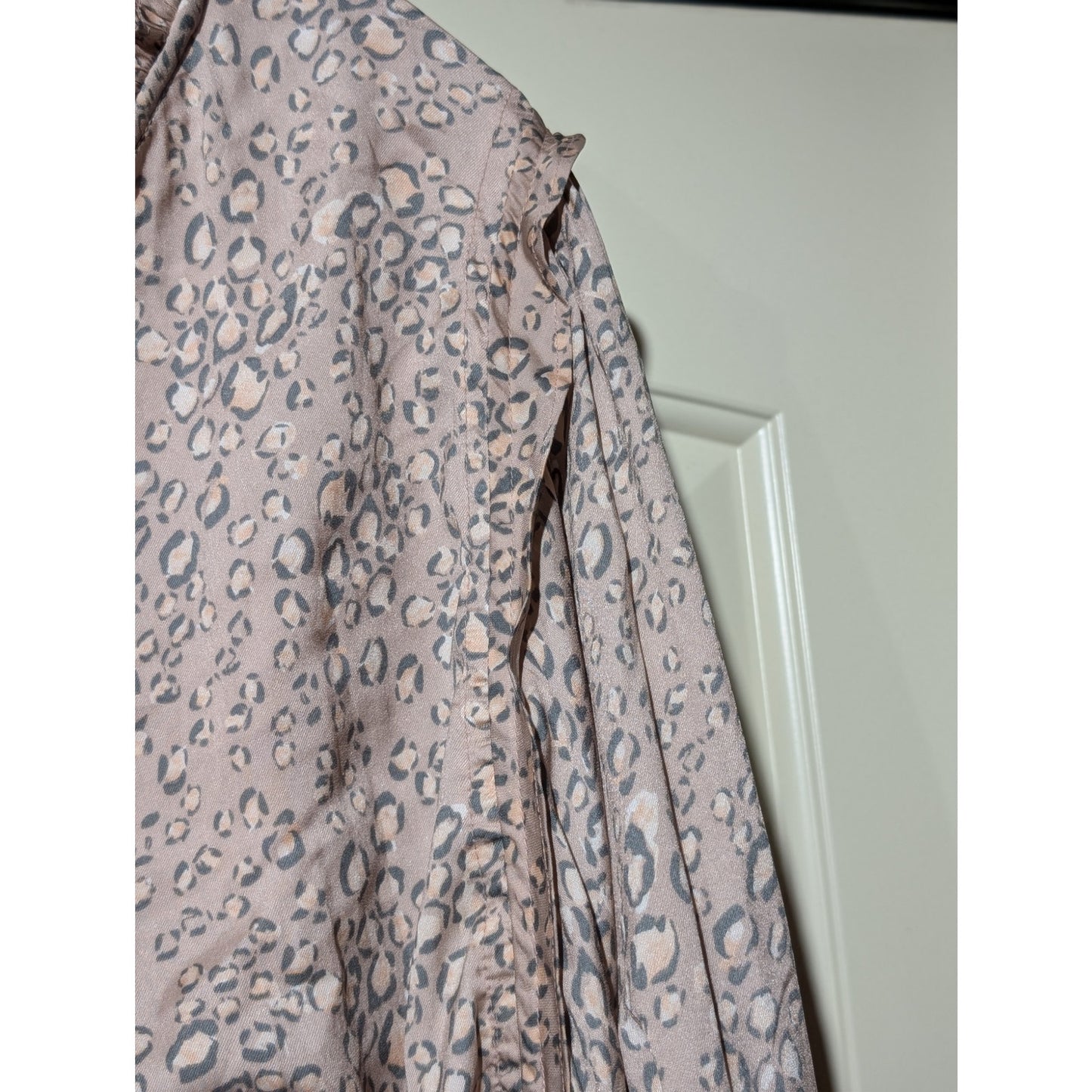 Left Coast by Dolan Rose Animal Print Ruffle Tie Neck Long Sleeve Blouse Sz 1X