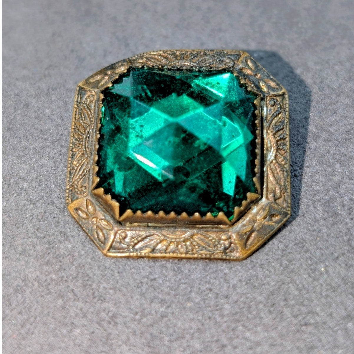 Antique C-Clasp Faceted Green Rhinestone Gold Tone Pin Brooch