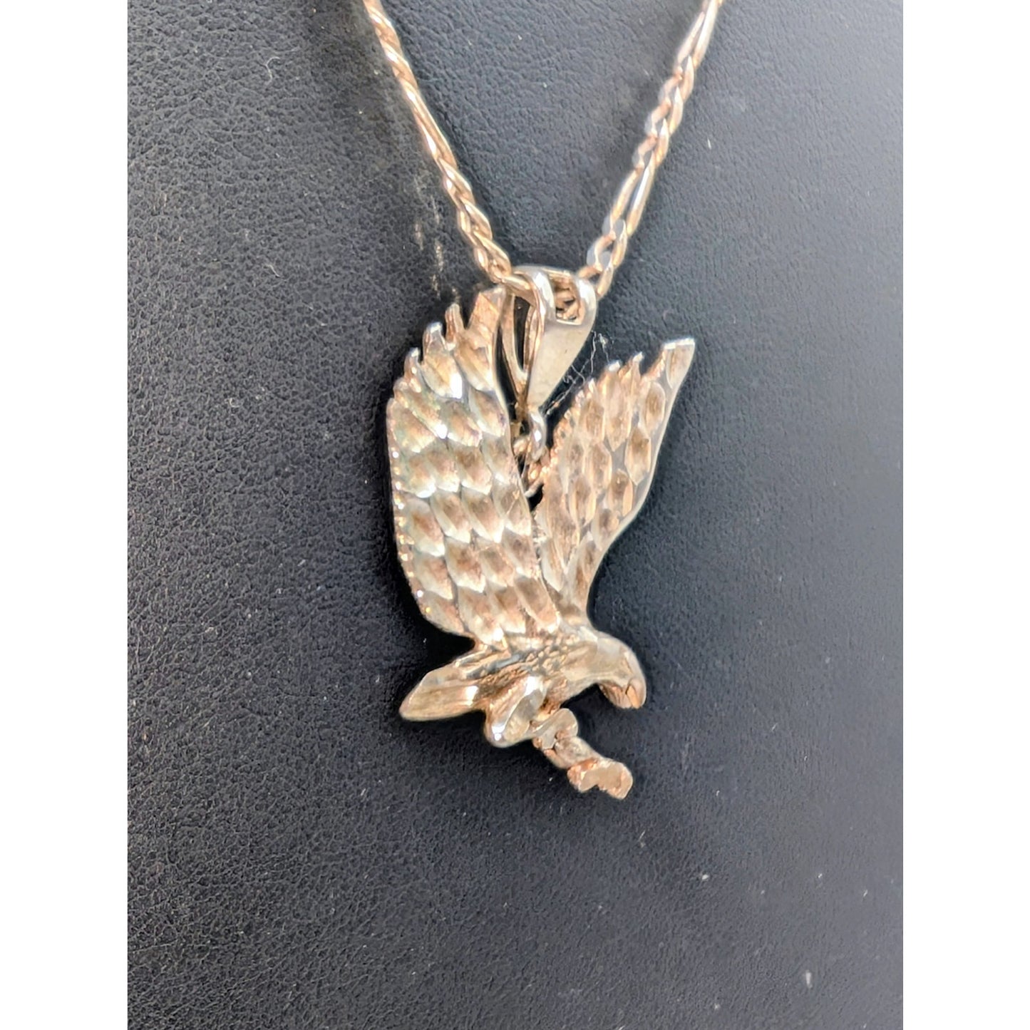 Vintage 925 Sterling Silver Diamond Cut Eagle Pendant 20" Figaro Chain Necklace