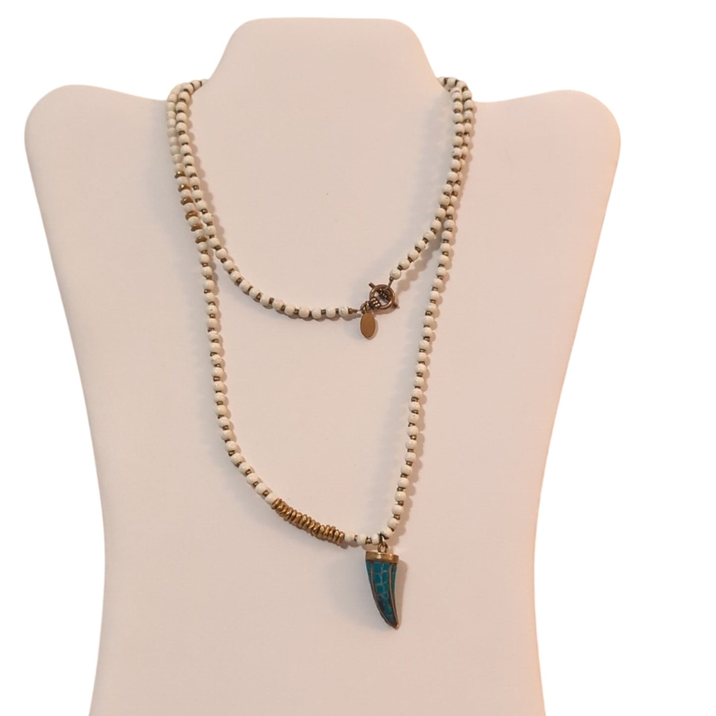 Marked J22 White/Gold Tone Bead  Inlaid Horn Pendant and Toggle Clasp Necklace