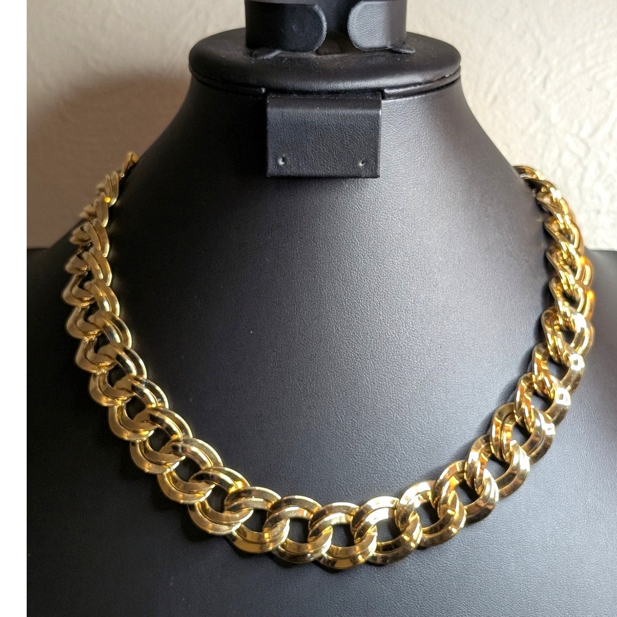 VTG Monet 80s Chunky Heavy Gold Tone Double Curb Link Chain Hook Clasp Necklace