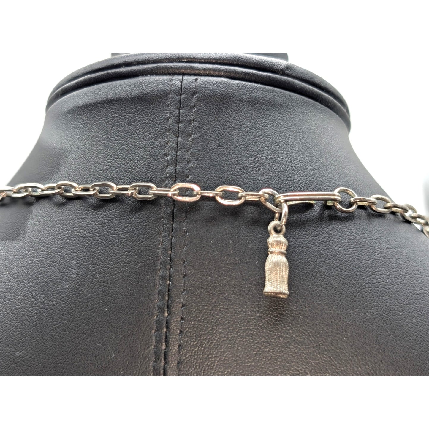 Vintage Silver Tone Leaf Design Hook Clasp 18" Necklace