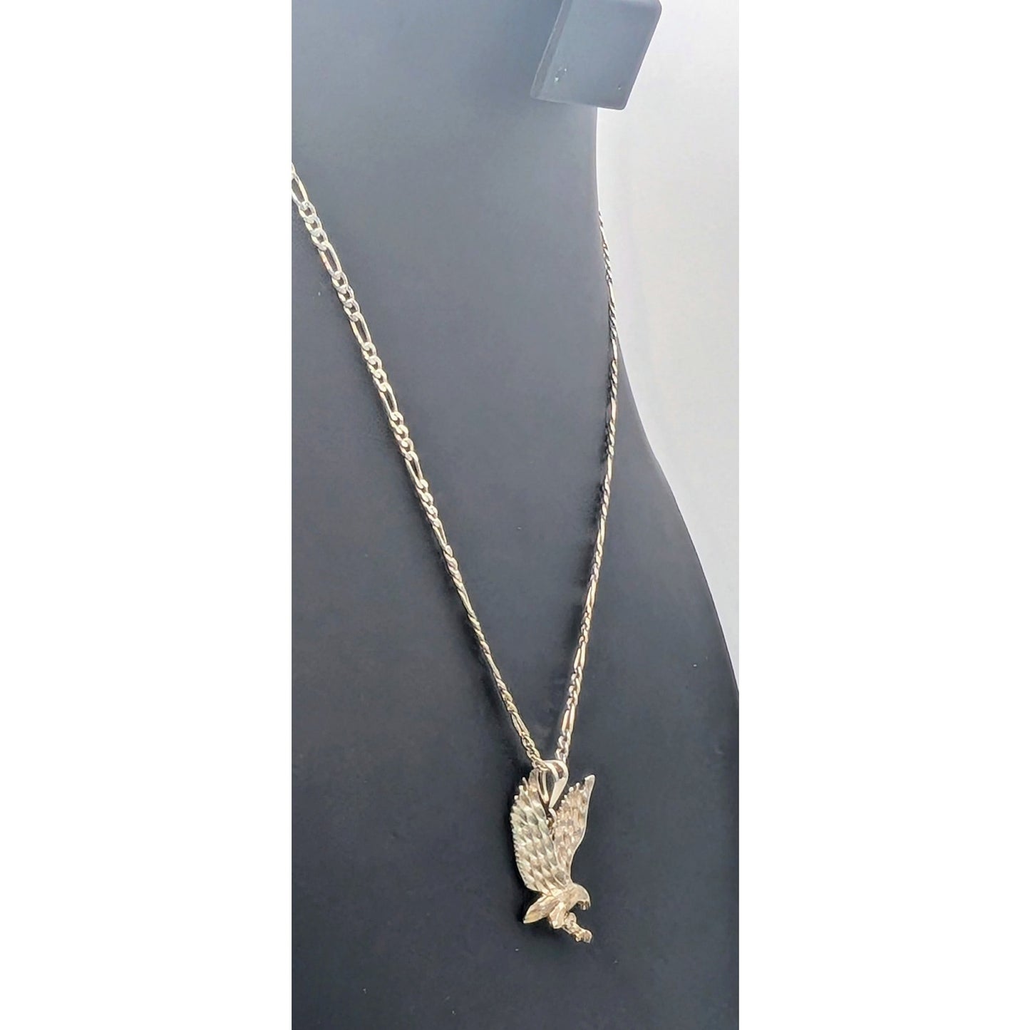 Vintage 925 Sterling Silver Diamond Cut Eagle Pendant 20" Figaro Chain Necklace