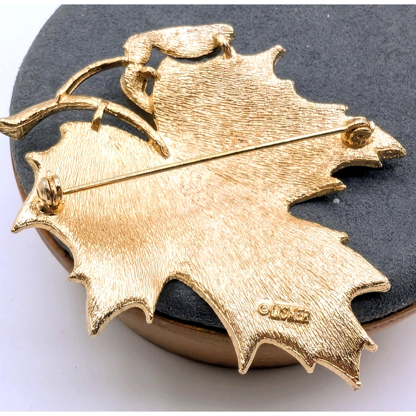 Vintage Signed Lisner Mid Century Brushed Gold Tone Maple Leaf Brooch