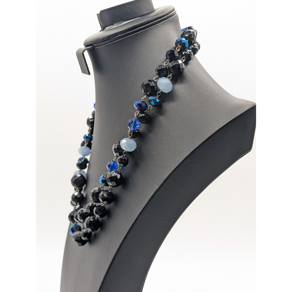 White House Black Market Faceted Glass Blue/Black AB Crystal Bead Necklace