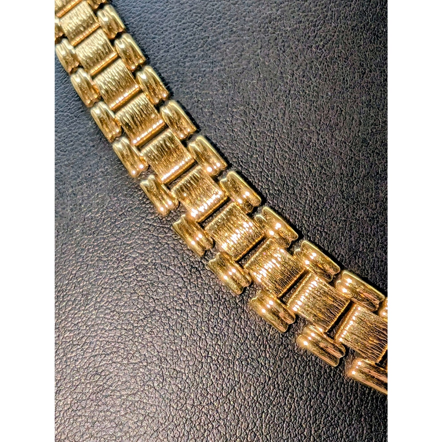 Vintage Gold Tone 7/16" Wide Textured Presidential Link Chain 18" Necklace