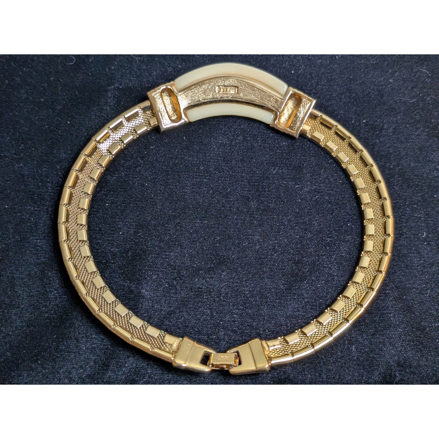 Vintage 1980s Napier Goldtone Black & White Lucite Collar Necklace
