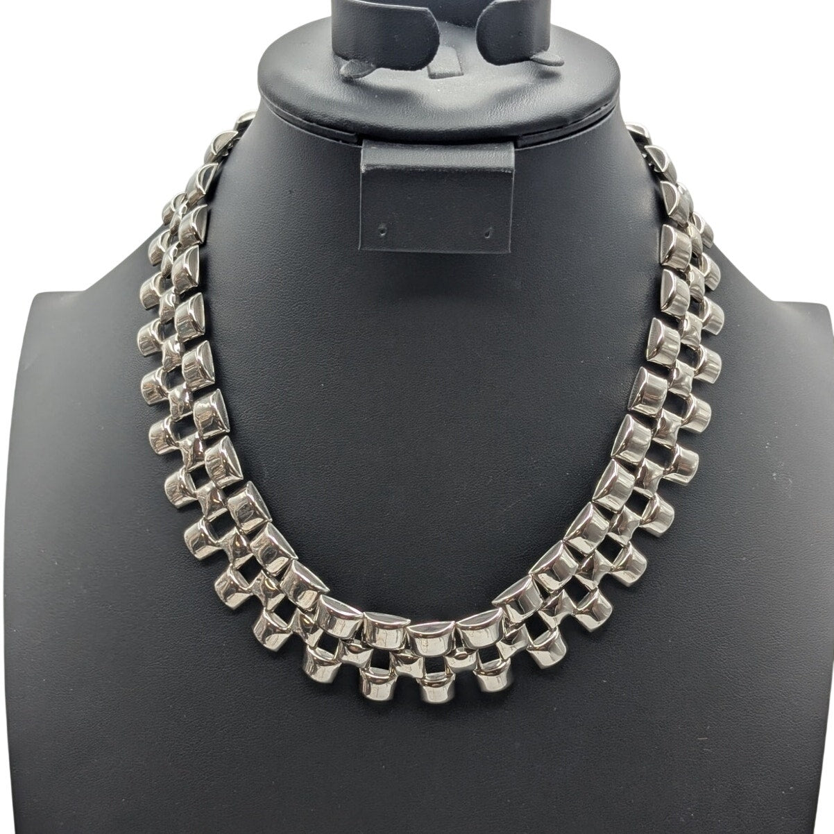 Avon Vintage 1994 Modern Links Silver Tone Lightweight Statement 19.25" Necklace