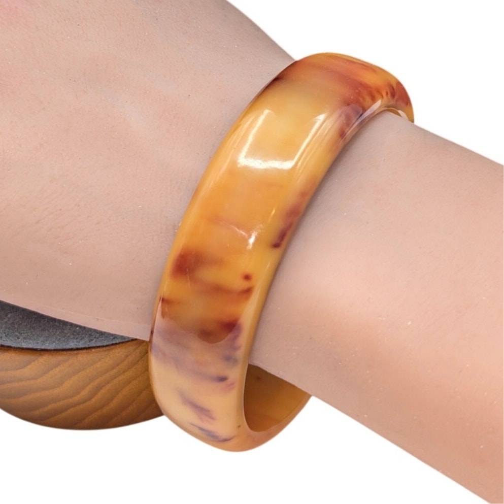Vintage 70s Bakelite Marbleized End of Day Butterscotch Swirl Bangle Bracelet