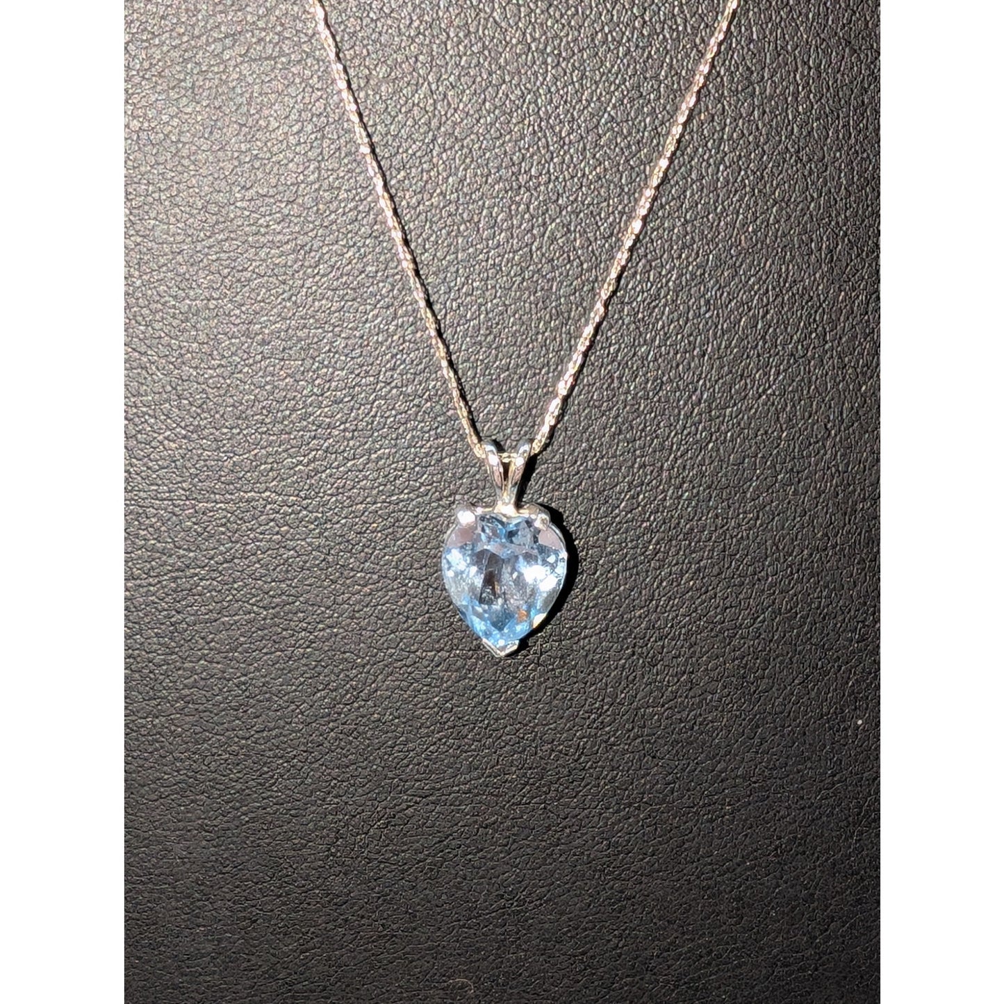 10k White Gold Tests as Aquamarine Heart Pendant (1.20g) 22" 10k Chain Necklace