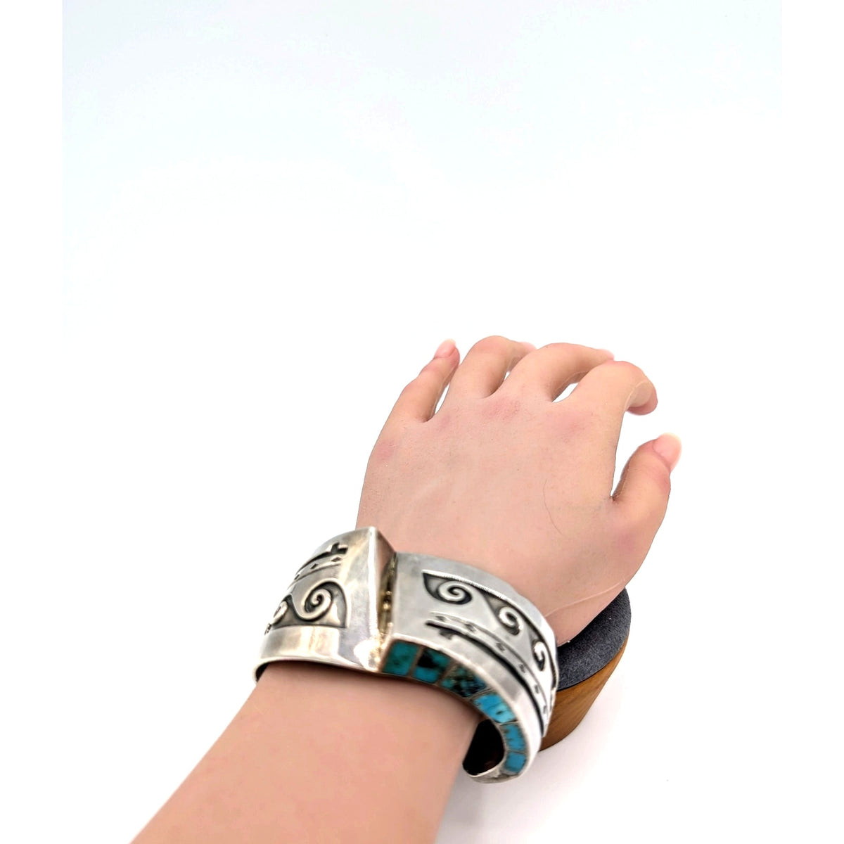 Estate Piece VTG American Navajo Top Bottom Side Inlay Turquoise Sterling Cuff