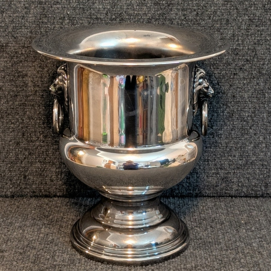 Vintage Wallace Silverplate 2443 Ice Bucket With Lion Embellishment Handles