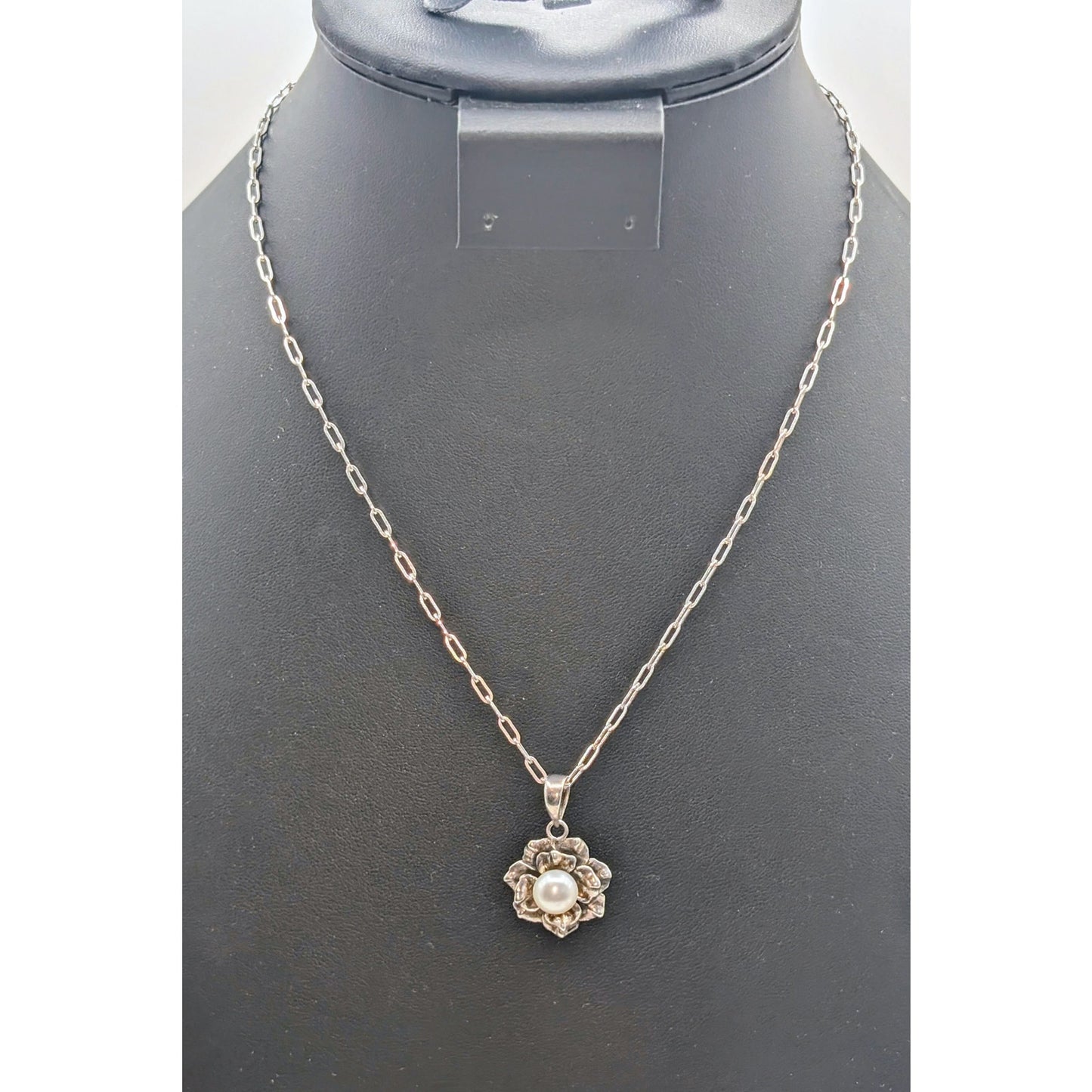 Vintage 925 Sterling Silver Floral Center Pearl Pendant 18"-20" Chain Necklace