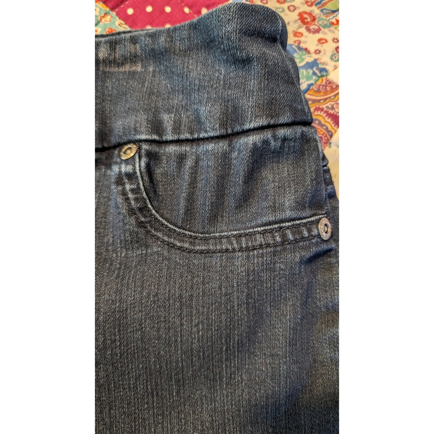 Chico's Dark Wash Slimming Pull On Jean Chico's Size 1 (US M-8)
