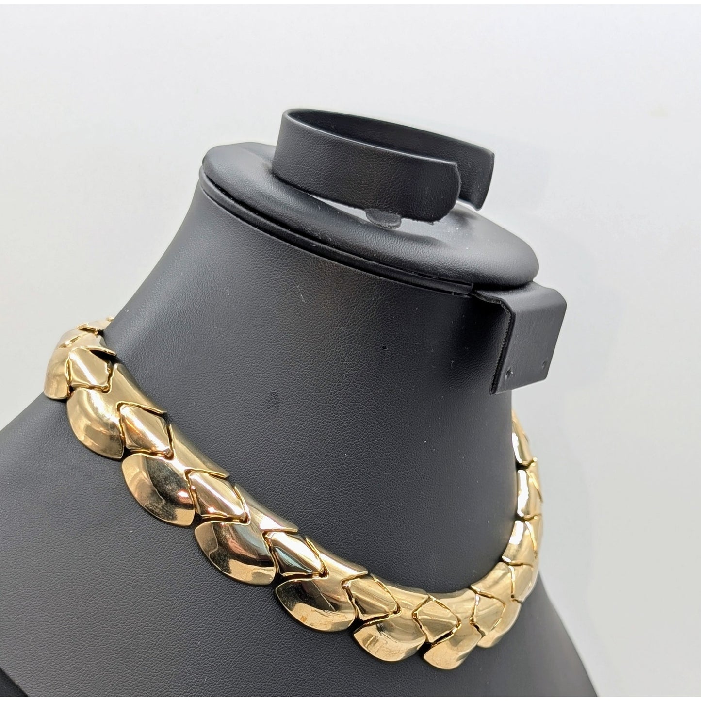 VTG 80s Chunky Gold Tone Segmented Clasp 17" Necklace & Matching Bracelet Set