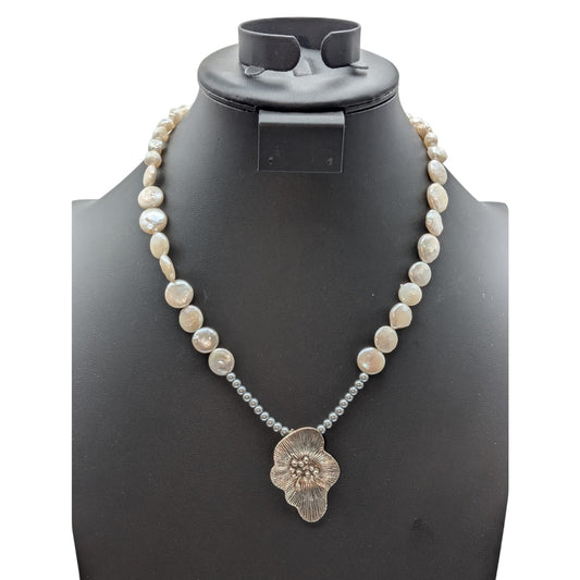 Coin Pearl Silver Tone Flower Pendant Silver Bead Toggle 20" Necklace