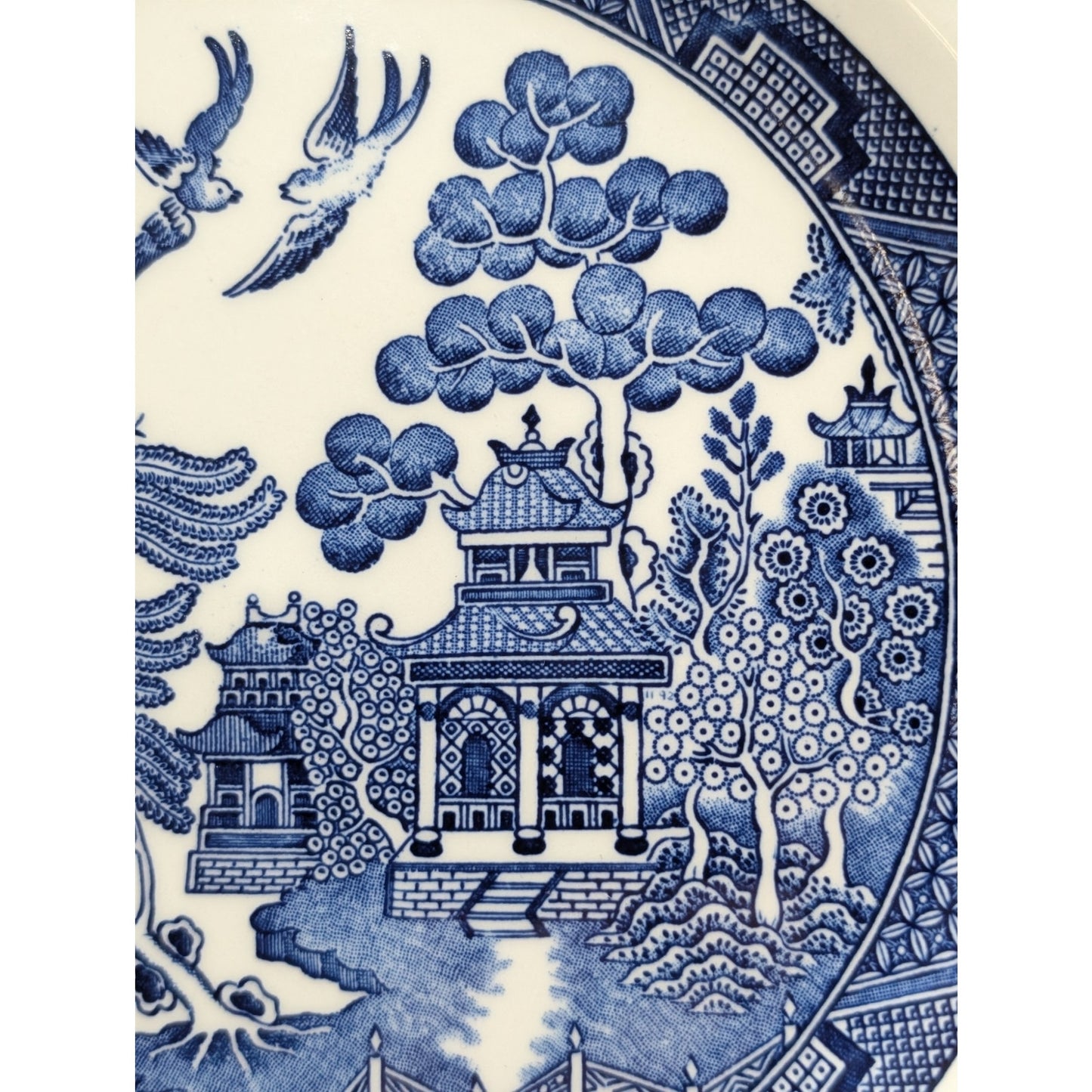 Staffordshire Churchill Blue Willow Made in England 10" Dinner Plate