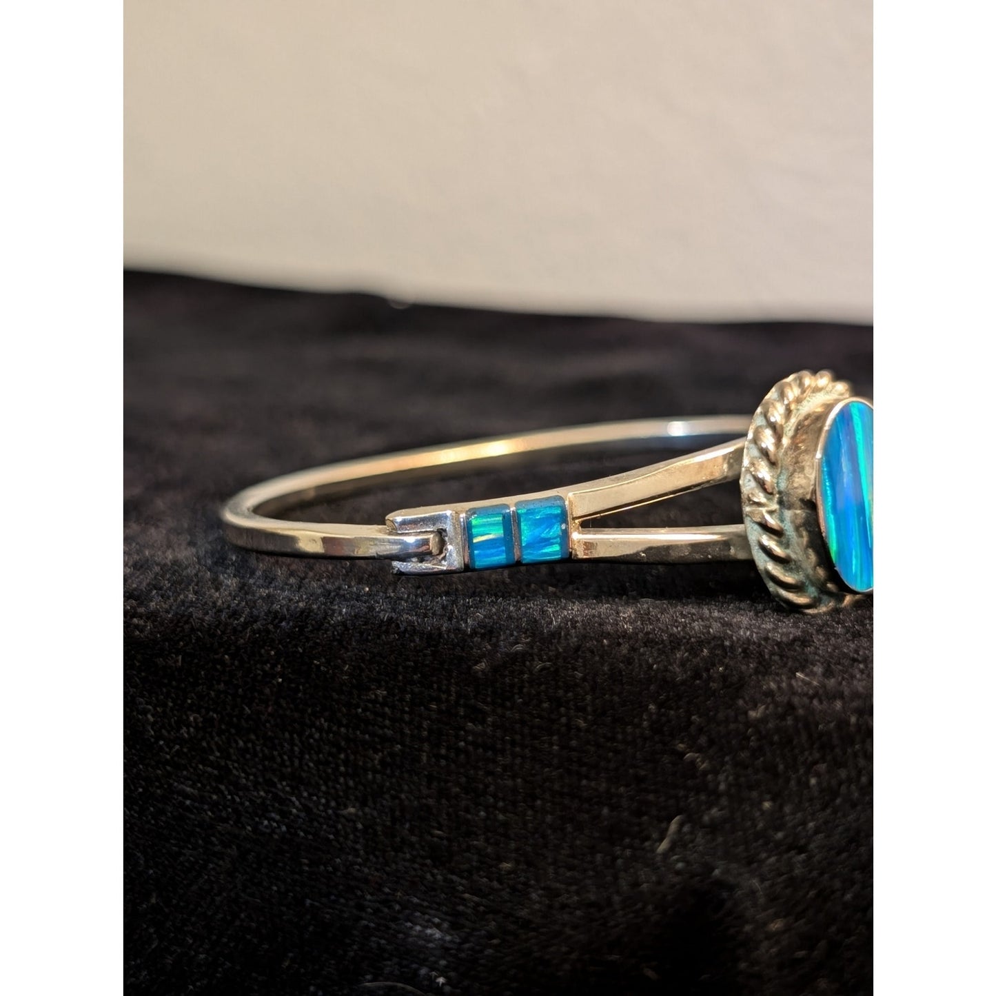 Vintage Mexico Artisan 925 Sterling Blue Opal Doublet Hinged Cuff Bracelet
