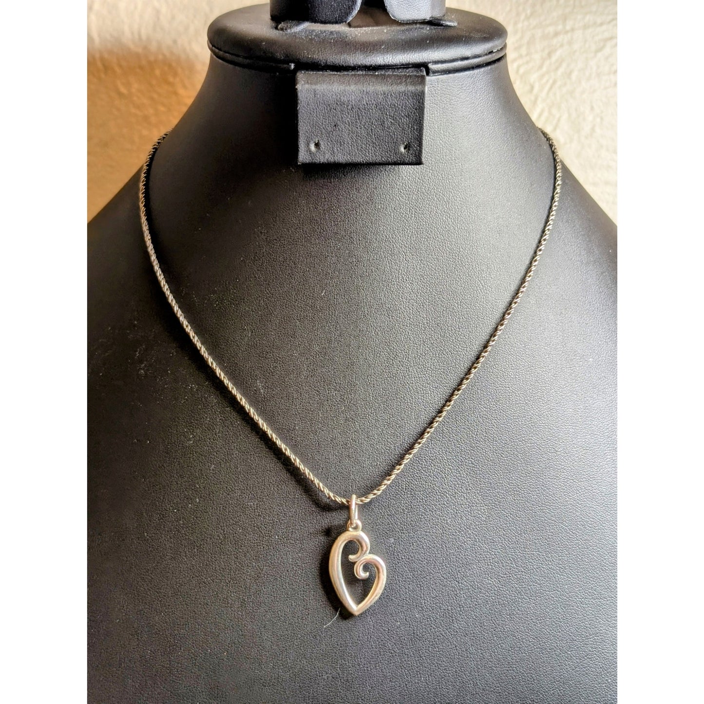 Signed James Avery 925 Sterling Silver 'A Mother's Love' Heart Pendant Necklace