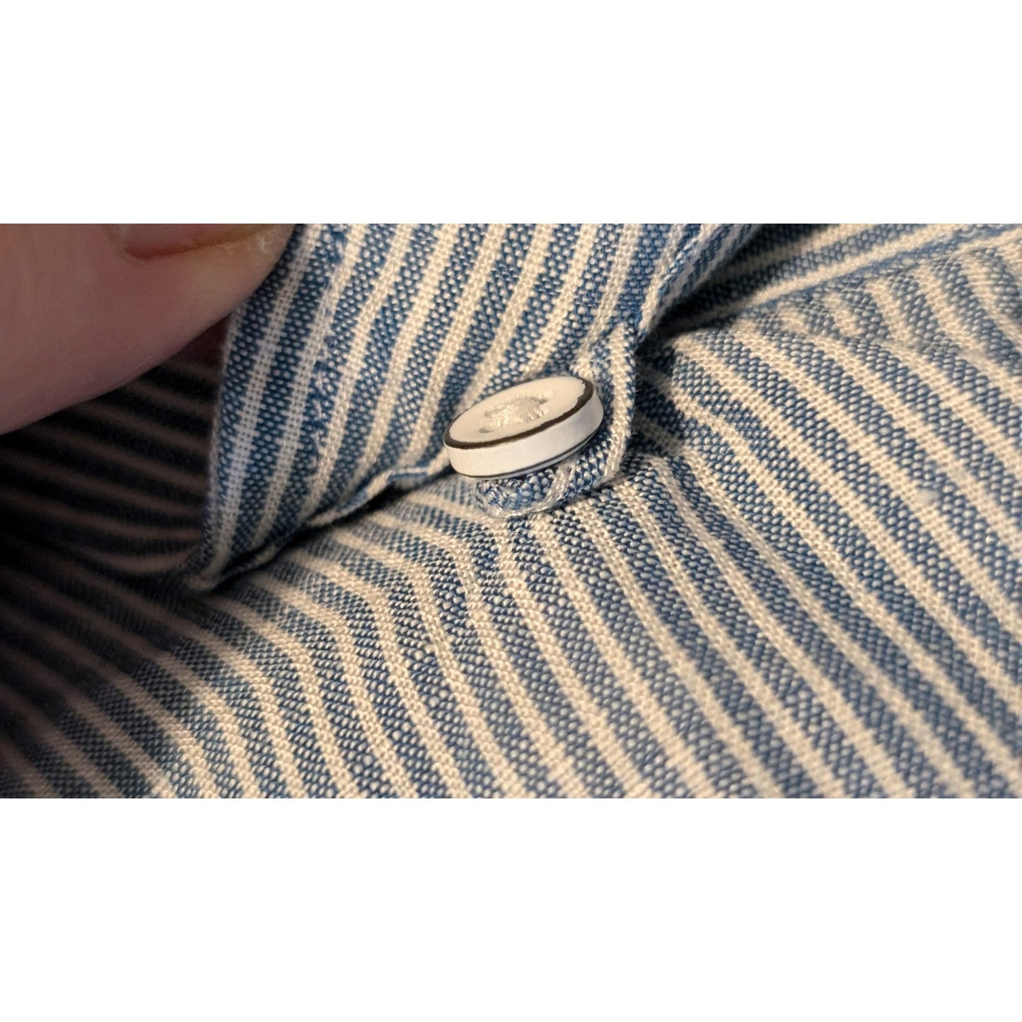 Johnnie-O Hangin Out Blue Stripe Long Sleeve Button Front 100% Cotton Shirt Sz M