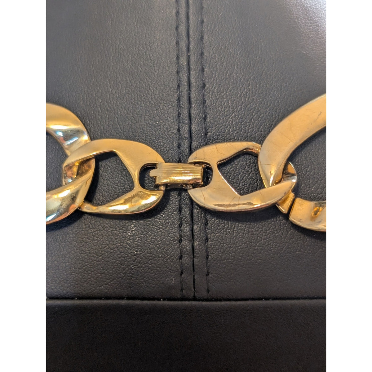 Vintage 1960s High Polished Gold Tone Flat Fit Chunky Chain Link Necklace