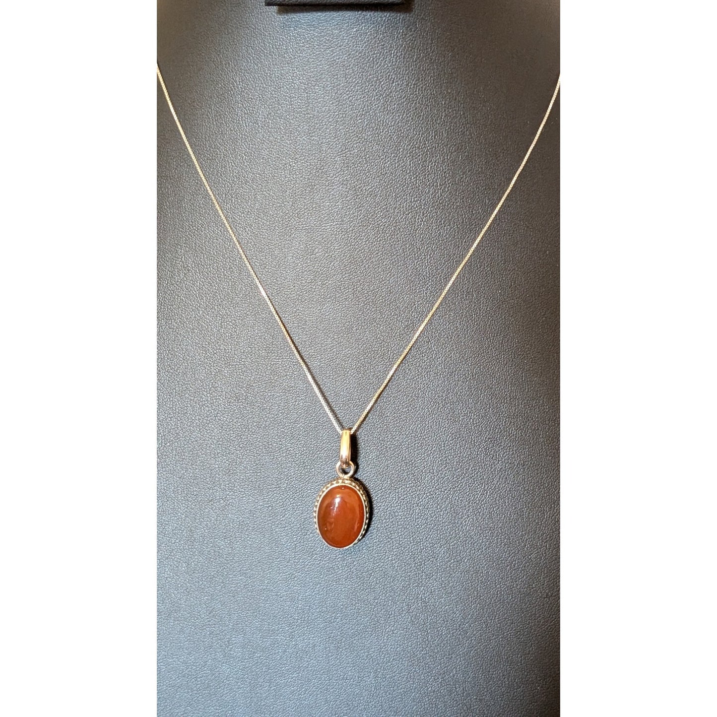 Bali Design Setting 925 Sterling Carnelian Pendant 925 Italy Box Chain Necklace