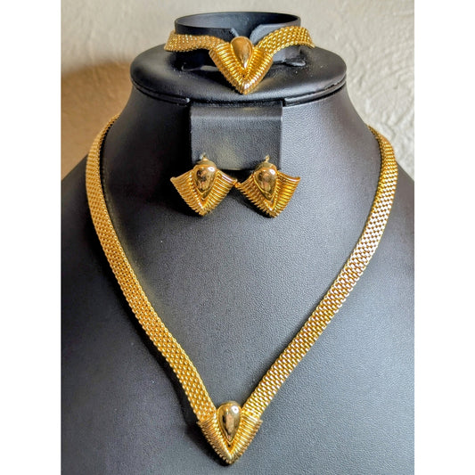Three Piece V-Shaped Gold Tone Mesh Jewelry Set