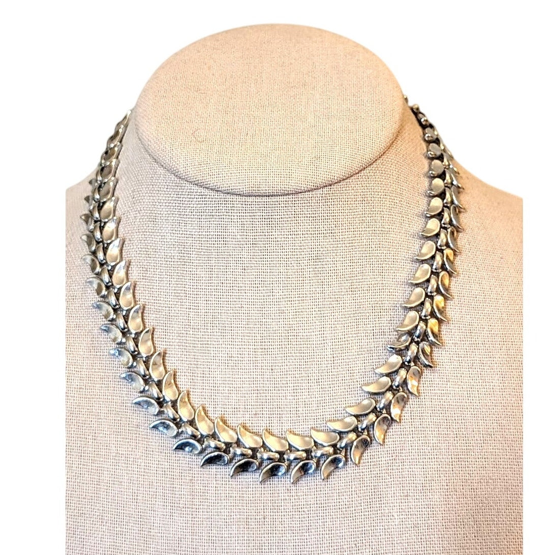 Rare Trifari Pat Pend Art Deco Necklace Shiny Rhodium Plated Leaf Design c1930s