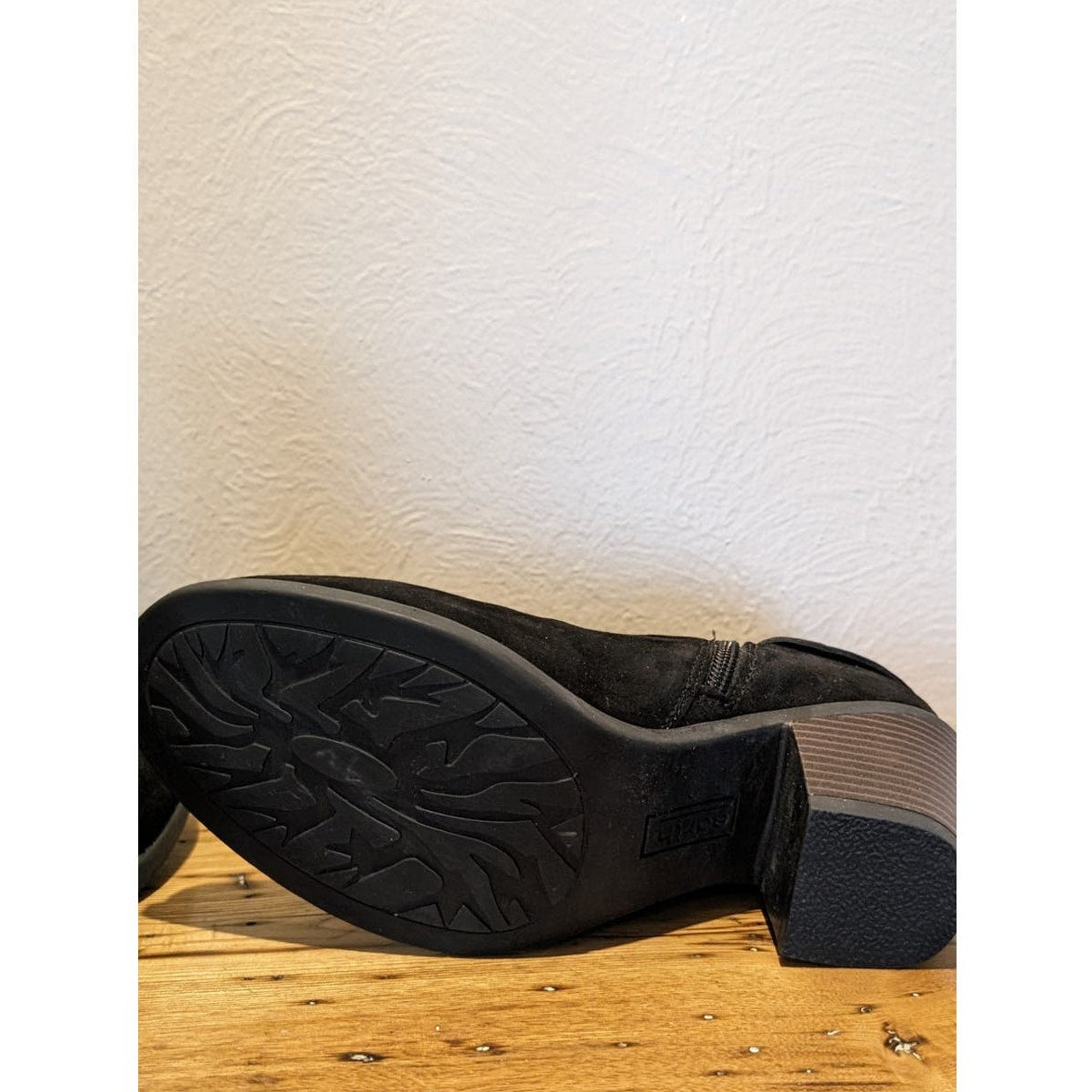 Earth Lina Arlington Wide Black Suede Bootie Womens Sz 8.5W