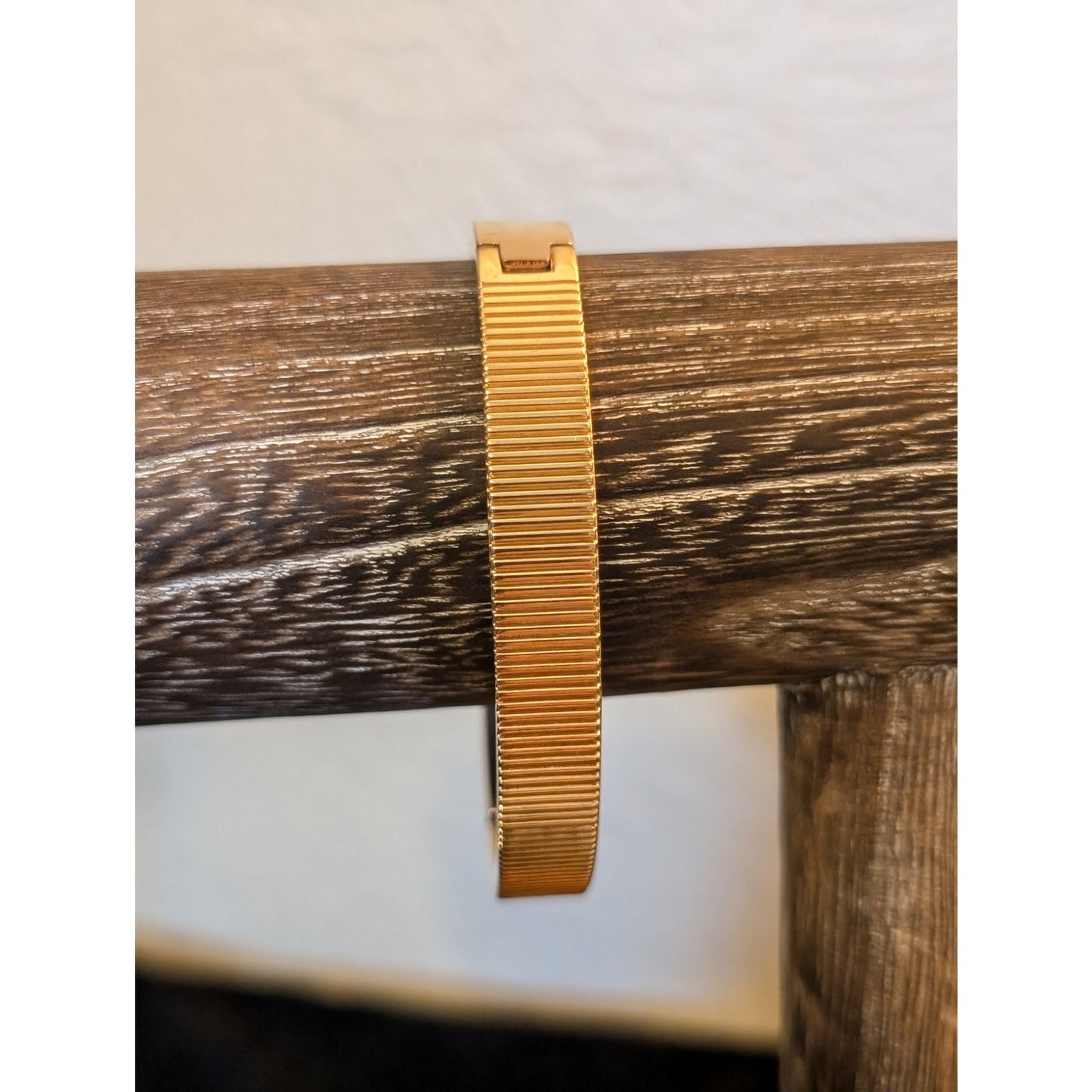 VTG Anne Klein Gold Tone Cut Out Lion Pierced Earrings & Oval Bar Hinge Bracelet
