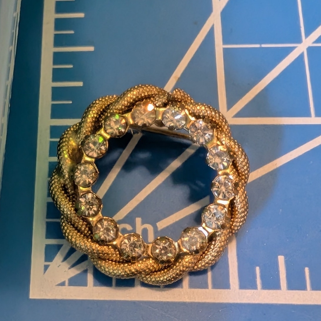 Vintage 1960s Gold Tone Braided Rhinestone Wreath Brooch