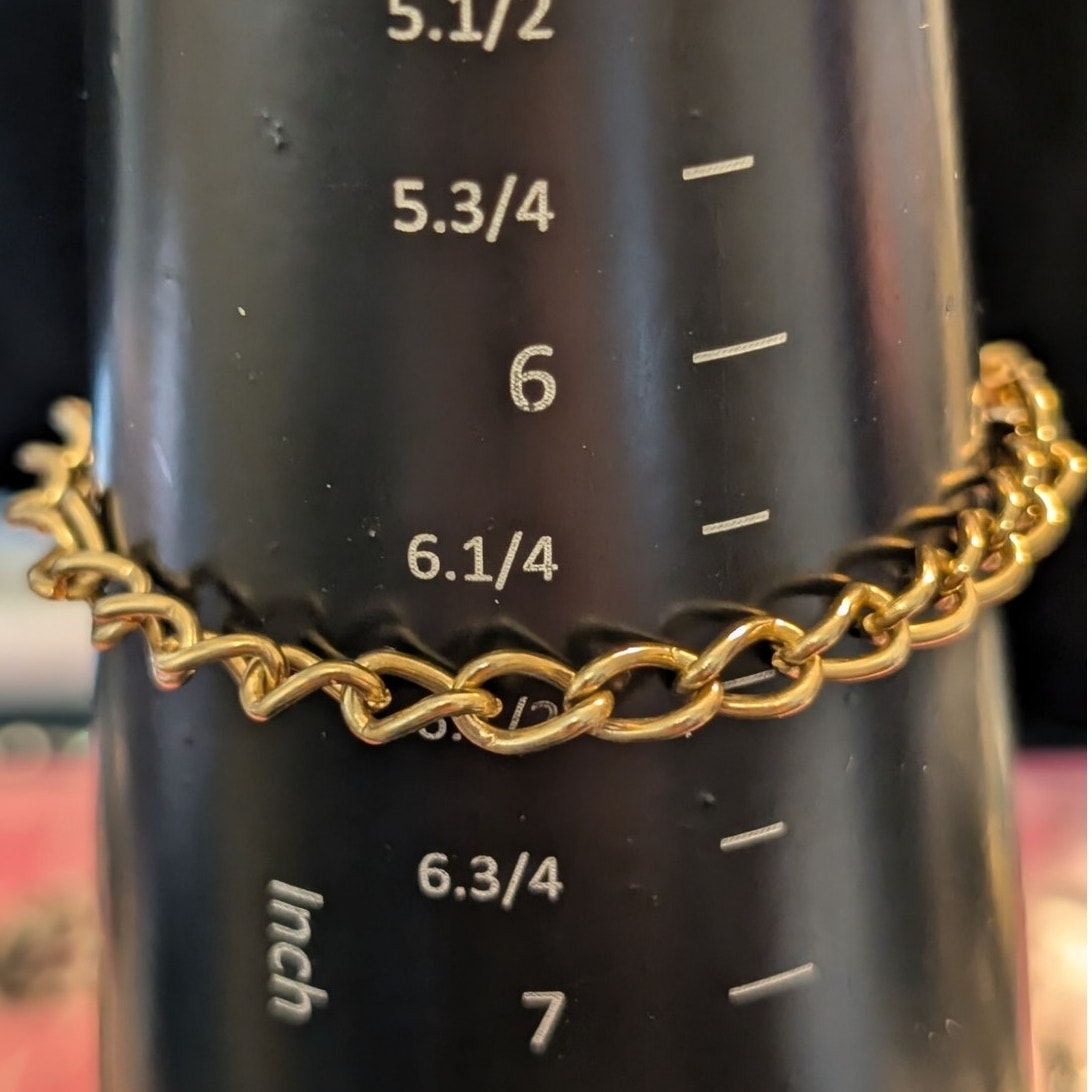 Vintage Gold Tone Chain Link Rose Pearl Charm 7" Bracelet W/ Fold Over Clasp